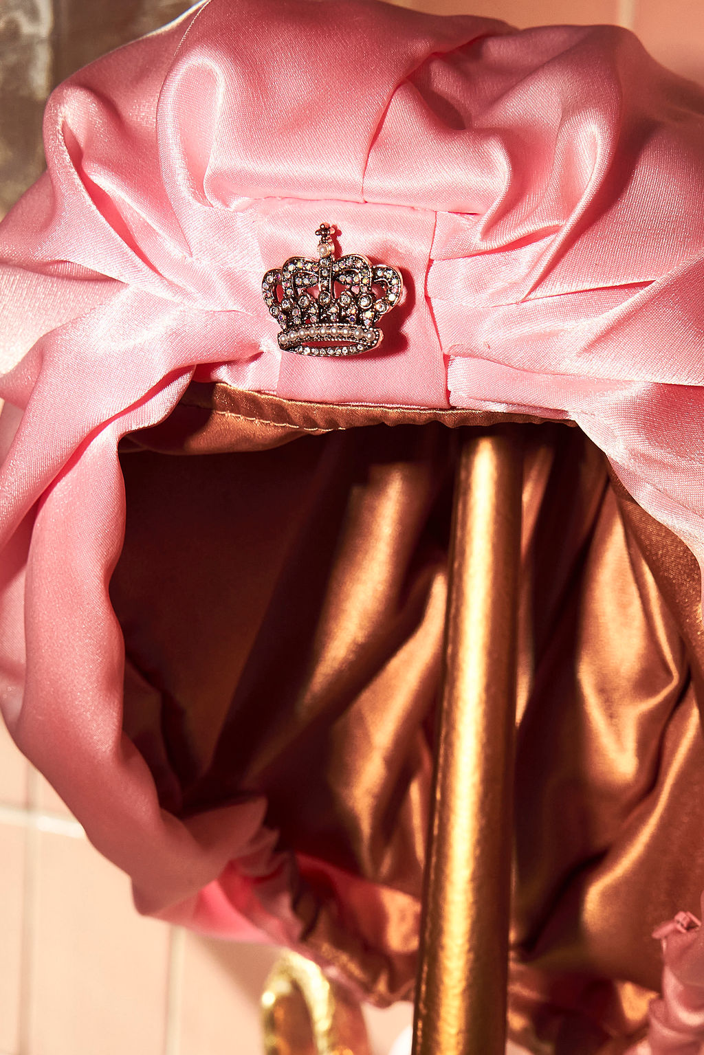 Curl Crown™ – Wearable Cordless Heated Styling Bonnet